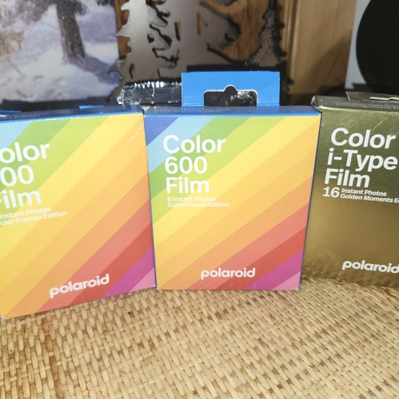 New Polaroid Camera - Picture 2 of 8